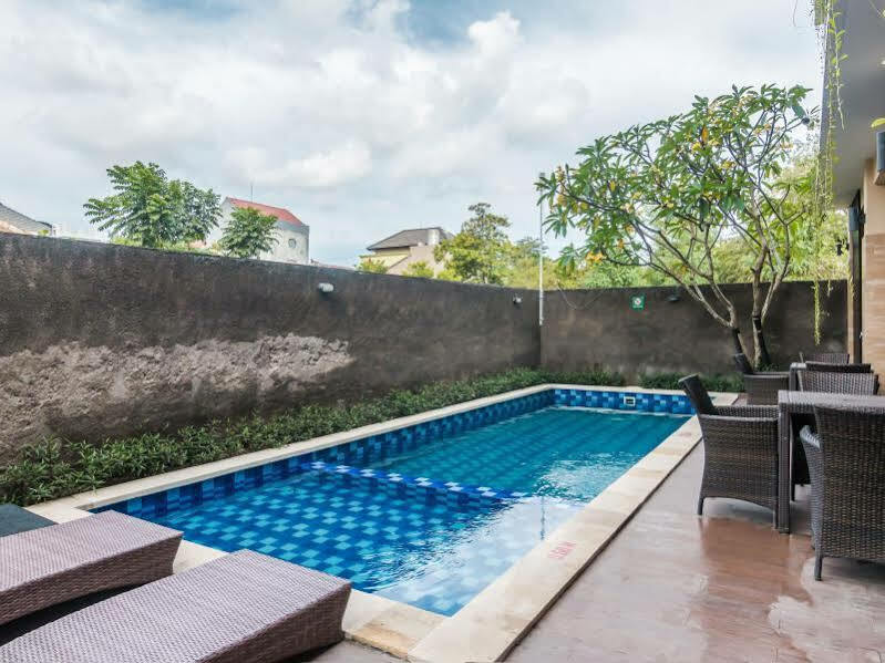 Zen Rooms Basic Jimbaran Taman Mulia Exterior foto