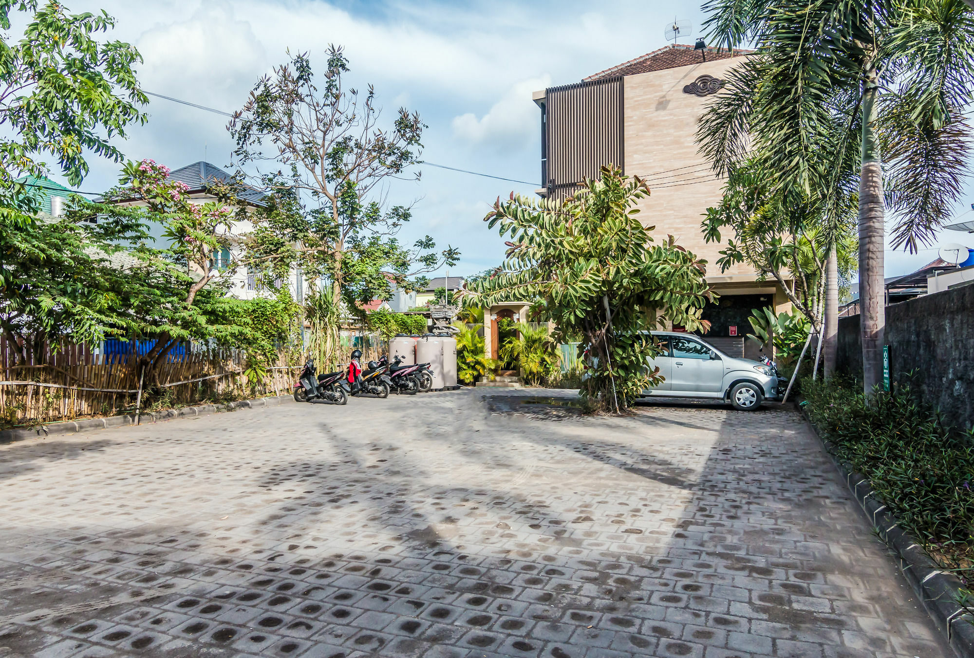Zen Rooms Basic Jimbaran Taman Mulia Exterior foto